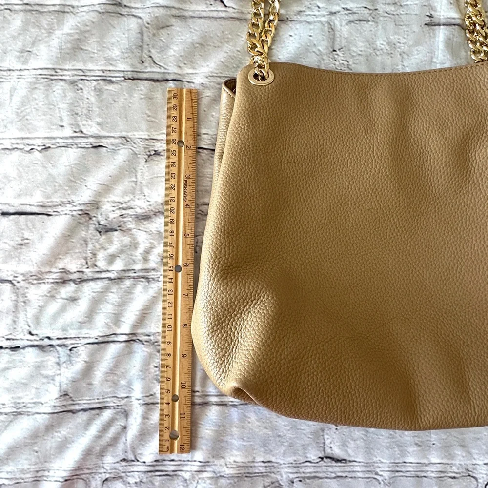 Michael Kors Neutral beige Jet Set Chain Shoulder Bag - Picture 11 of 16